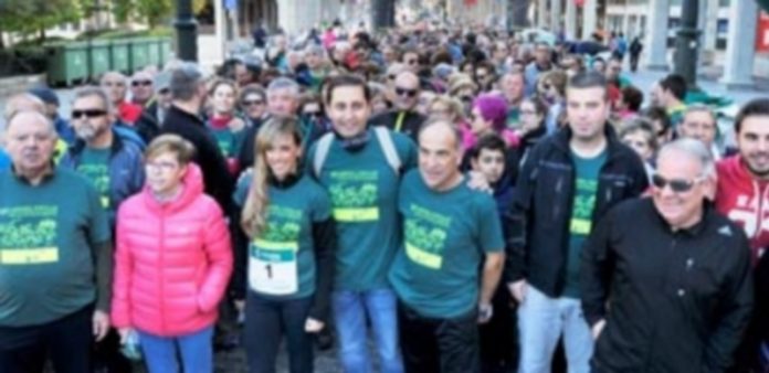 La marcha verde solidaria Las calles se llenaron de camisetas verdes.