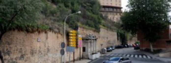 La FES considera ‘imprescindible’ crear un aparcamiento en el recinto amurallado El paseo de los Tilos sería el lugar elegido para el aparcamiento./Kamarero