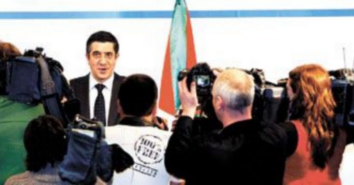 López enfila hacia Ajuria Enea Patxi López se someterá mañana a la votación en el Parlamento para saber si será el nuevo presidente del País Vasco. /EFE