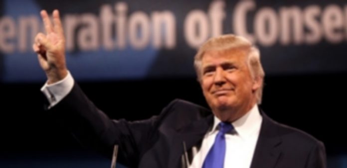 Trump deportará a los inmigrantes ilegales si llega a la Casa Blanca Donald Trump durante uno de sus actos de campaña como candidato por el partido republicano a la Presidencia. / E. P.