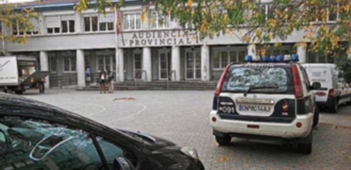 Condenado a una pena de seis años de prisión por elaborar y distribuir pornografía infantil Audiencia Provincial de A Coruña. / Efe