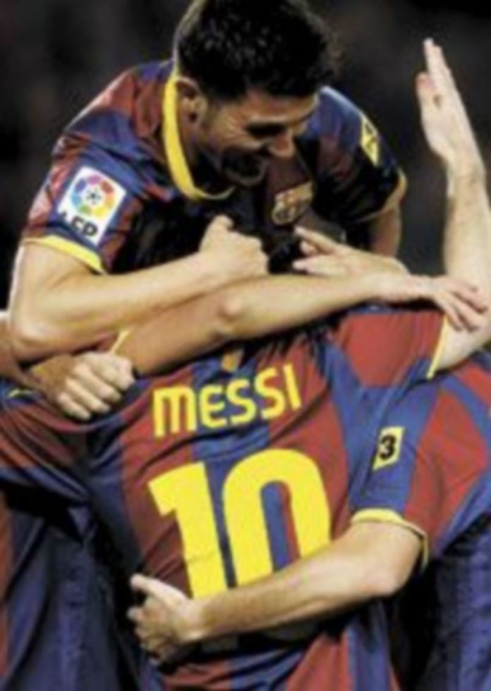 Espectáculo azulgrana Leo Messi no tardó mucho en poner al Barcelona por delante. / Reuters