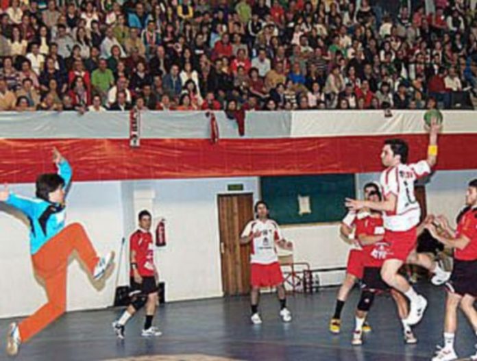 Al Nava le tocará jugarse el sector de ascenso con el grupo más fuerte Los jugadores naveros deberán emplearse a fondo ante los rivales que tendrán enfrente en el Sector./ A.MARUGÁN
