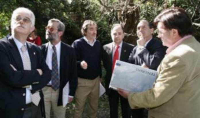 Gerardo Arias confirma que Fomento actuará sobre las antiguas Tenerías Un momento de la visita de Gerardo Arias a la Villa
