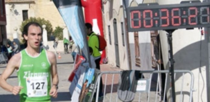 Roberto Jiménez y Susana Vicente inauguran el circuito pedestre con triunfo El atleta abulense Roberto Jiménez