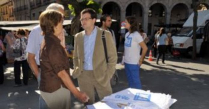 Por Un Mundo Más Justo busca avales en Segovia Ramiro Viñuales
