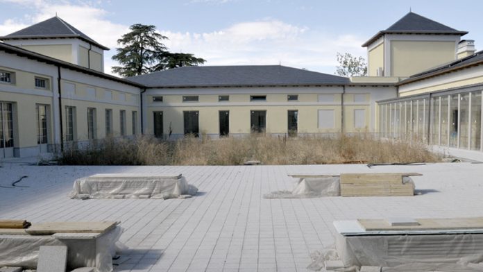 16-2-faisanera Las obras en el futuro Palacio de La Faisanera se pararon en 2016. / e.a.