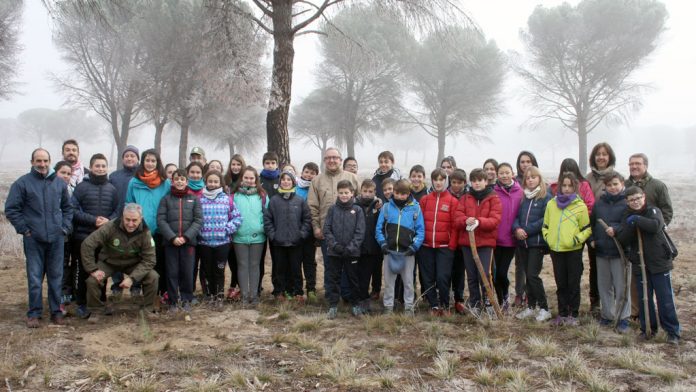 19_1 Nava alumnos IES Jaime Gil de Biedma reforestan las Ordas