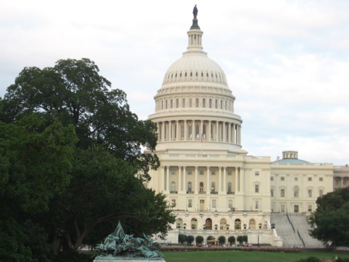 Capitolio El Senado de los Estados Unidos tramita una proposición no de ley para que termine el parón del Gobierno