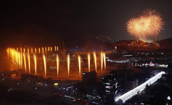 Juegos Olímpicos de Invierno de Pyeongchang 2018 Un espectáculo pirotécnico puso el fin a la ceremonia de apertura de los Juegos Olímpicos de Invierno de Pyeongchang 2018.