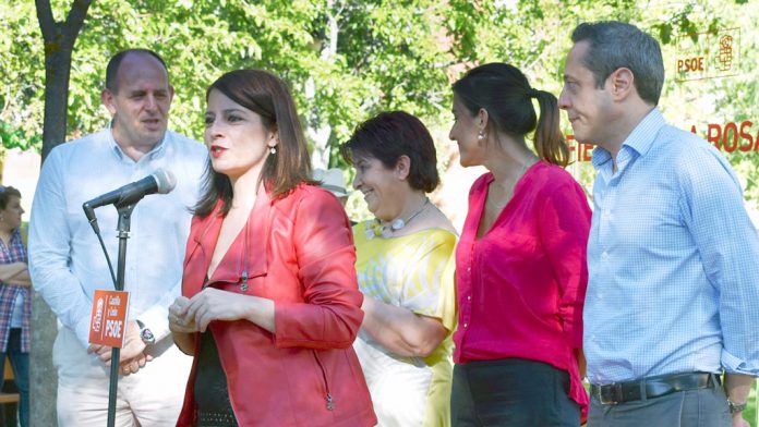 psoe-fiesta-rosa-adriana-lastra psoe-fiesta-rosa-adriana-lastra