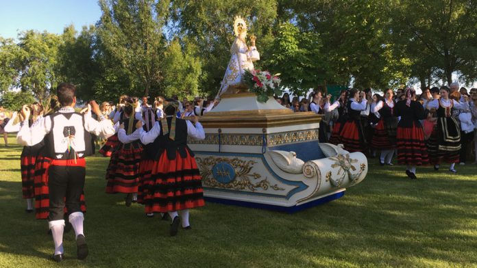 16_1-valverde-romeria-apare 16_1-valverde-romeria-apare