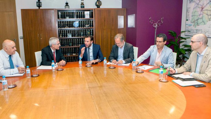 15-1-Reunion-presidente-Renfe-alcalde-Valladolid-y-Asociacion-de-Usuarios-de-Alta-Velocidad 15-1-Reunion-presidente-Renfe-alcalde-Valladolid-y-Asociacion-de-Usuarios-de-Alta-Velocidad