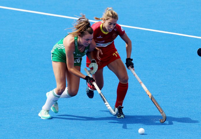 Field Hockey World Cup 2018 Cristina Guinea disputa la pelota a la irlandesa Anna O’Flanagan.
