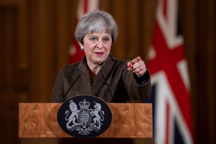 May pide a los líderes de la UE ''respeto'' hacia el Reino Unido Imagen de archivo que muestra a la primera ministra británica, Theresa May, durante una rueda de prensa.
