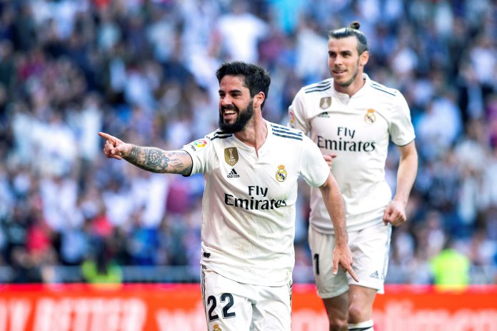 REAL MADRID - CELTA VIGO El centrocampista del Real Madrid, Francisco Alarcón ‘Isco’ celebra el gol consegido ante el Celta de Vigo junto al delantero Gareth Bale.