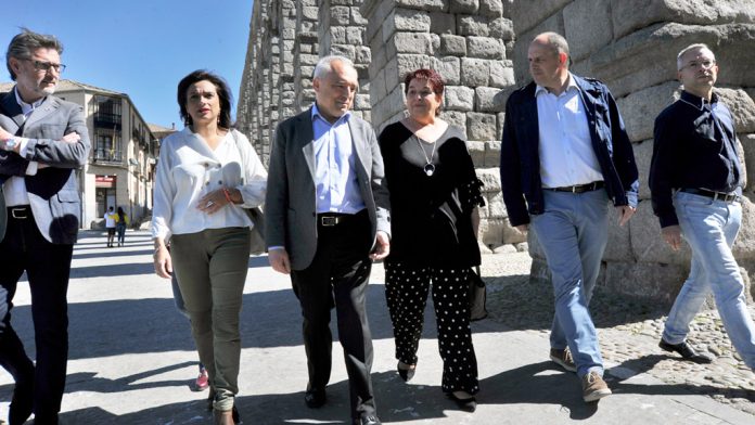 10-2kama_Elecciones-PSOE-Visita-Rafael-Simancas_KAM4017