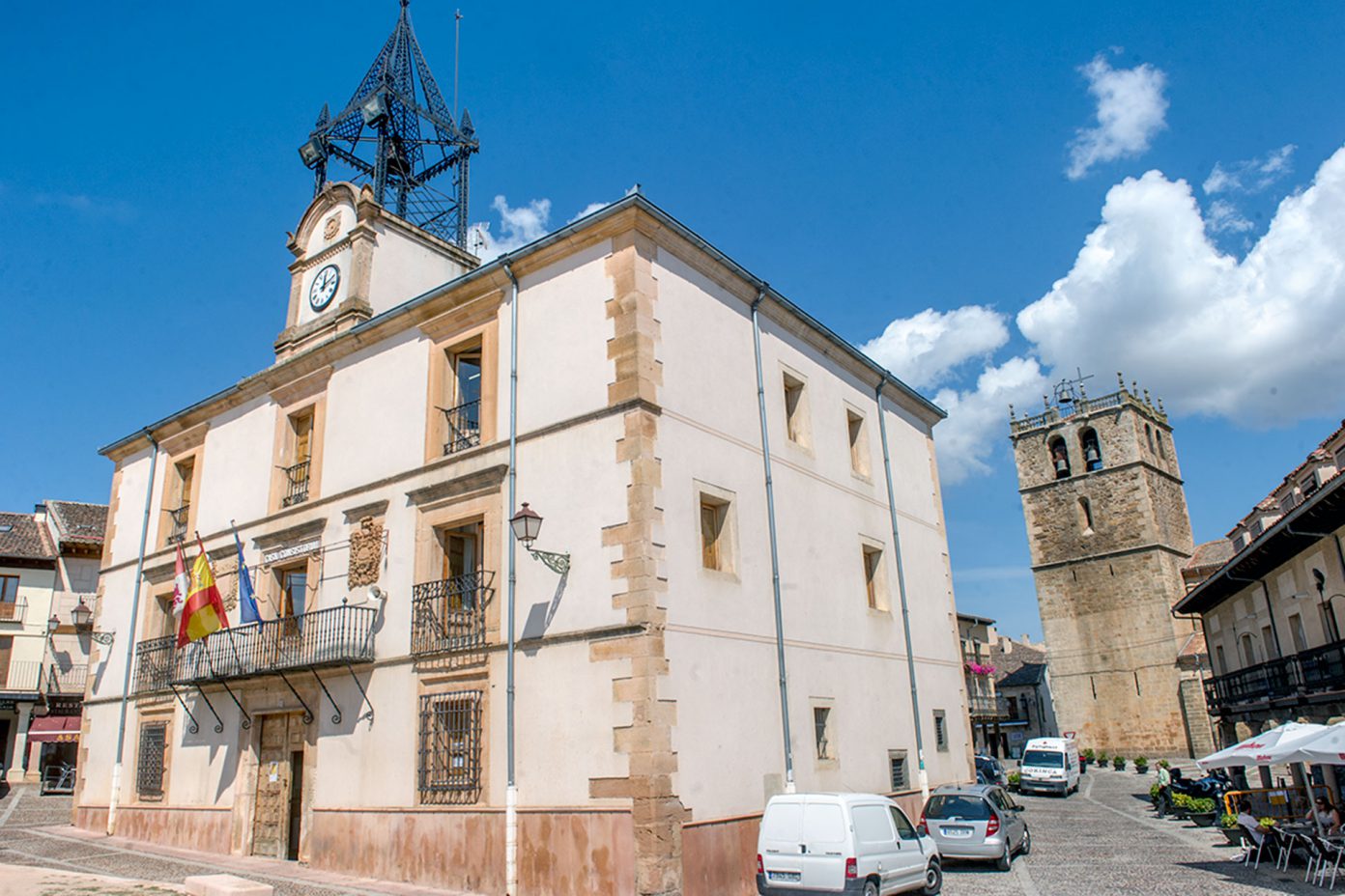 <h3  class='enlacePalabraNoticia'>Riaza</h3> hace un llamamiento para los damnificados de La Palma