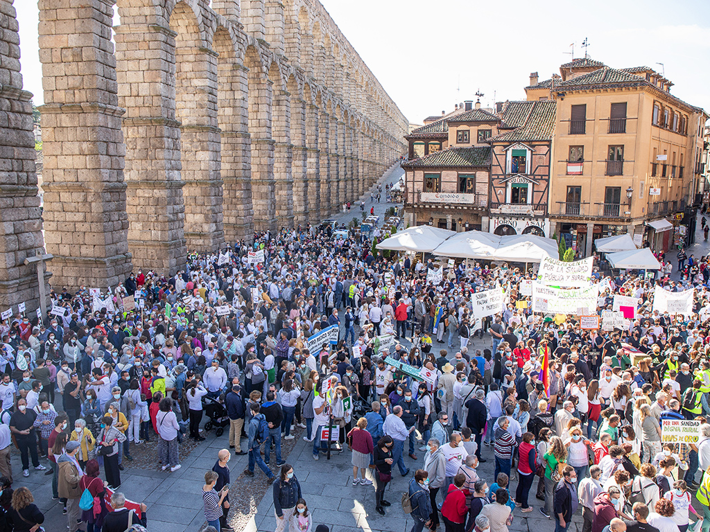 Miles de personas claman por una sanidad rural �digna y de calidad�
