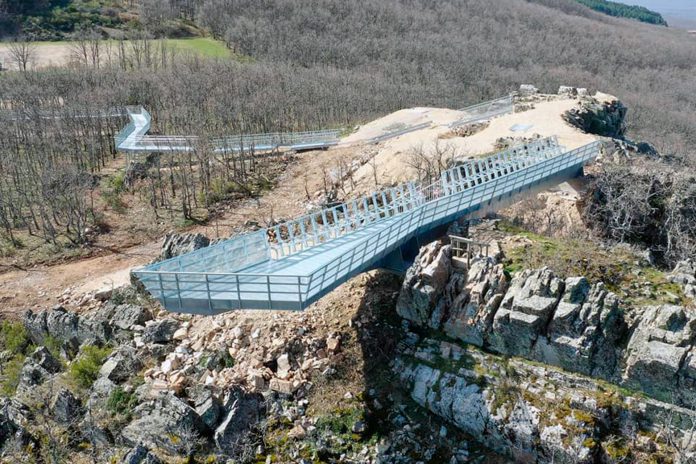 <h3  class='enlacePalabraNoticia'>Riaza</h3> promueve el turismo de �experiencias� en su nueva gu�a