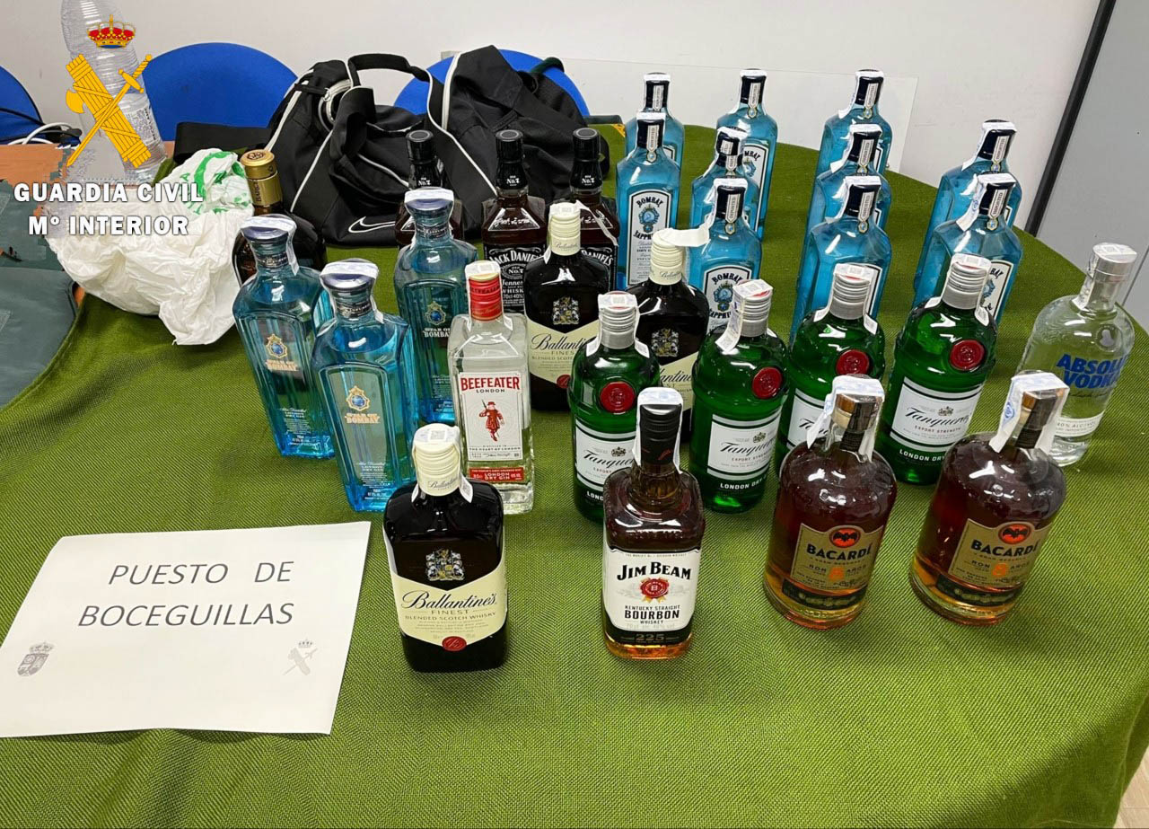 Tres detenidos por robar botellas de alcohol en un supermercado de <h3 class='enlacePalabraNoticia'>Boceguillas</h3>