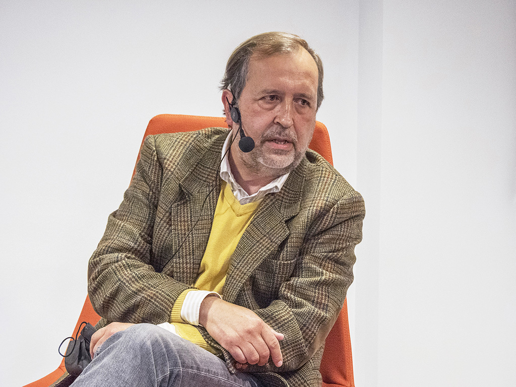 Nuevos altos cargos en la Junta: <h3 class='enlacePalabraNoticia'>�ngel Gonz�lez Pieras</h3>, director general de Turismo; e Isabel Tovar, de Planificaci�n Educativa