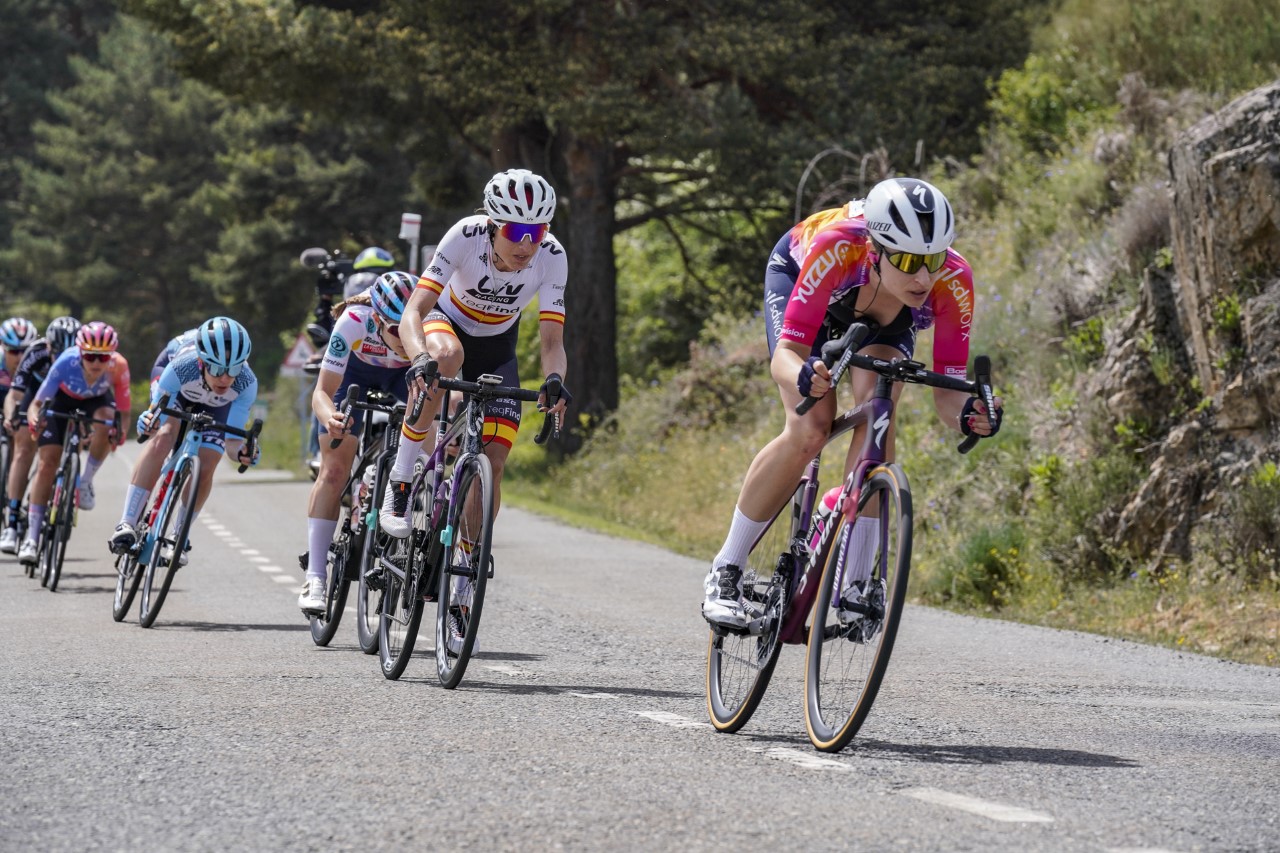 <h3  class='enlacePalabraNoticia'>Riaza</h3> acoge el final de la quinta etapa de la Vuelta ciclista a Espa�a femenina