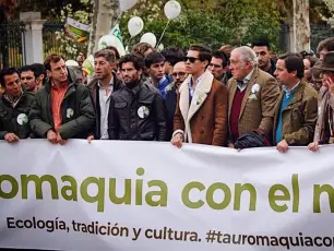 Toreros en la manifestación del #20MRural. / GINÉS MARÍN