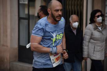 Media Maratón de Segovia, a su paso por la calle José Zorrilla. / A.M.