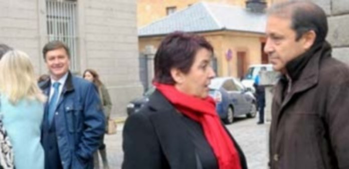 IU respaldará a Luquero para impedir la inestabilidad en el Ayuntamiento Luquero conversa con Gordo