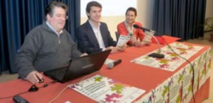 Expertos analizan la realidad y los retos de la cooperación internacional El concejal de Asuntos Sociales