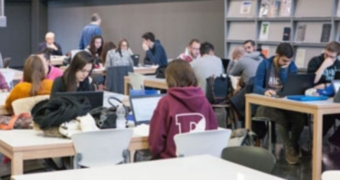 La Biblioteca de la UVa recibe el Sello de Excelencia Europea EFQM Cuatro Star La Biblioteca del Campus María Zambrano atiende a una comunidad universitaria de unas 2.570 personas