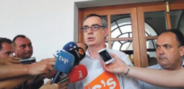 Ciudadanos no descarta abstenerse en la segunda votación de Díaz El vicesecretario general de Ciudadanos