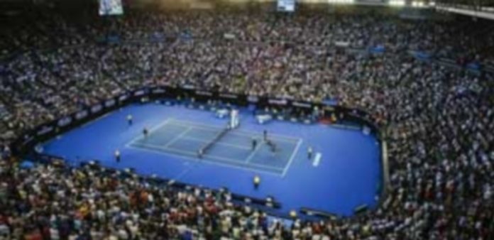 El tenis mundial Vista general de una abarrotada pista Rod Laver Arena antes del comienzo de un partido del Abierto de Australia de tenis