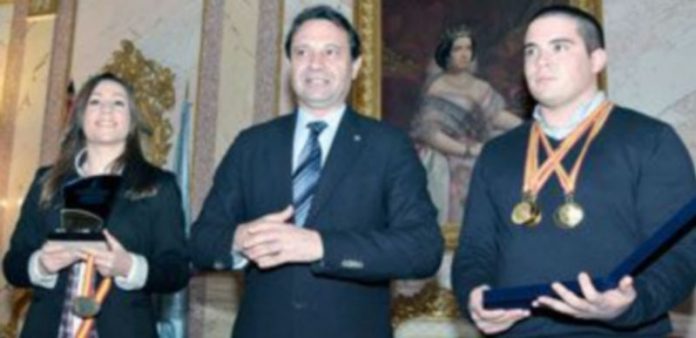 Doble homenaje a los éxitos deportivos segovianos María de Frutos y Álvaro de Frutos
