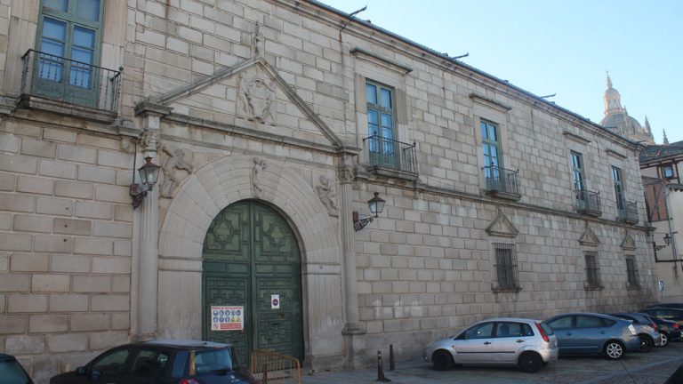 La diócesis abrirá en el Palacio Episcopal un  museo de orfebrería religiosa