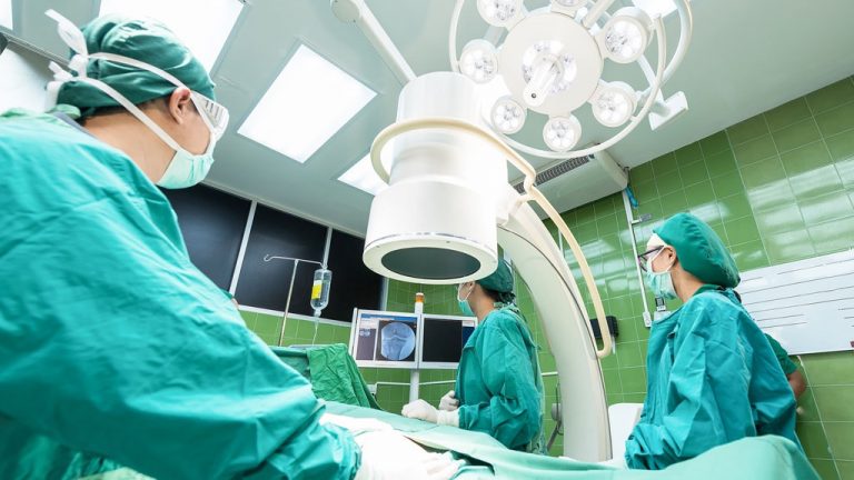 Segovia cierra el año con  1.416 pacientes pendientes de pasar por quirófano