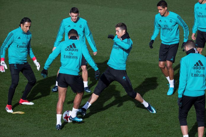 Entrenamiento Real Madrid Cristiano Ronaldo vuelve al once titular después de descansar en Copa del Rey, y estará acompañado por Karim Benzema y Gareth Bale en Mestalla.