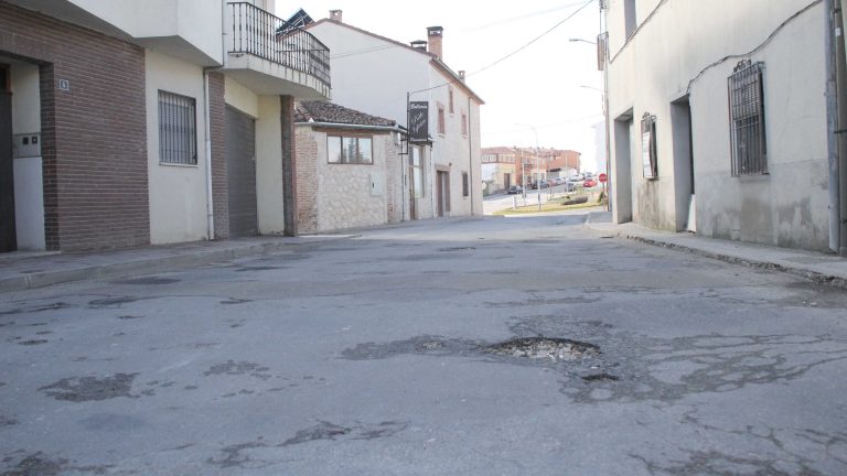 El PSOE local propone un plan de asfaltado para distintas calles