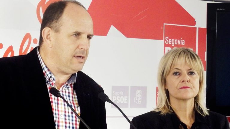 El PSOE exige cobertura sanitaria universal y la reversión de los recortes