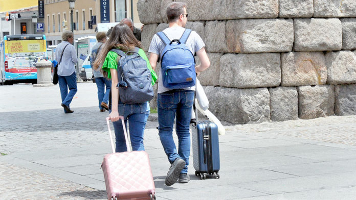07-1kama_Turistas-Maletas_KAM2874