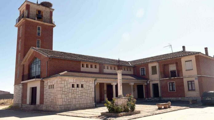 24-01-Iglesia-del-pueblo