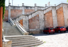 El ascensor de la calle de Gascos estará operativo para primavera