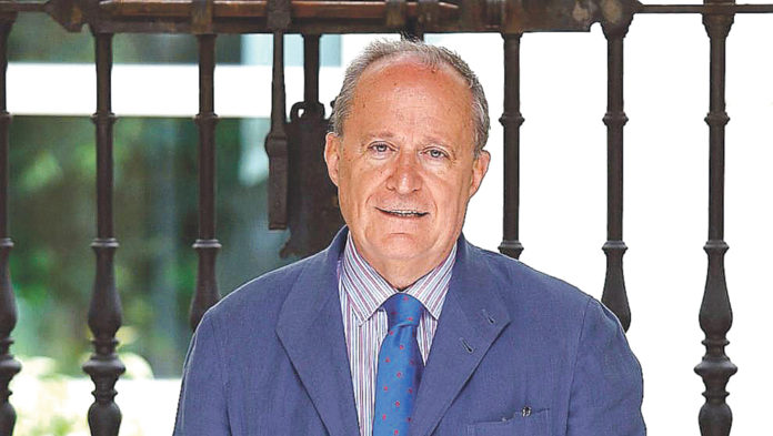 Fernando García de Cortázar, catedrático de Historia Contemporánea de Deusto. Fernando García de Cortázar, catedrático de Historia Contemporánea de Deusto.