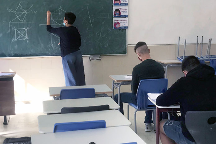 EBAU-colegio-maristas-repaso-bachiller aulas coronavirus mascarilla