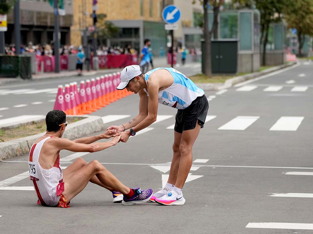 caida de javi guerra maraton de sapporo olimpiadas caida de javi guerra maraton de sapporo olimpiadas