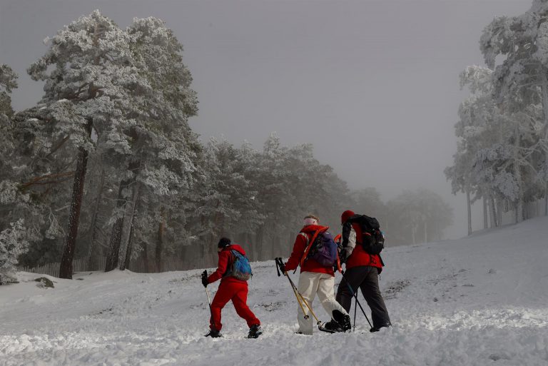 Esquiadores y ultraclimáticos, pendientes de la resolución que despeje el uso de Navacerrada
