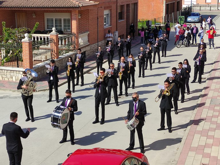 La Banda Municipal de Música de Coca ofrece una ronda de villancicos