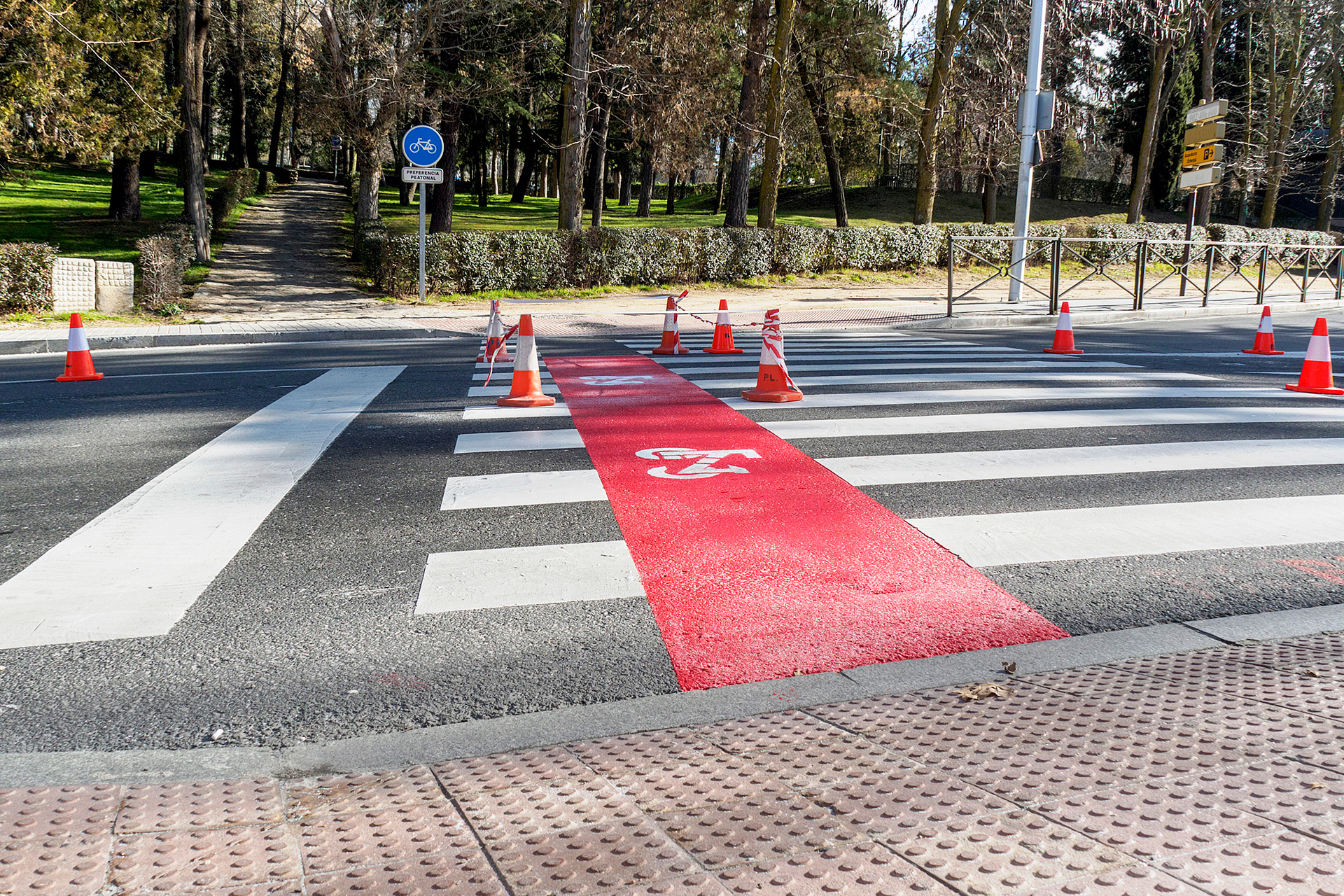 El ‘viejo’ carril bici ‘resucita’ en la calle de San Gabriel repintado
