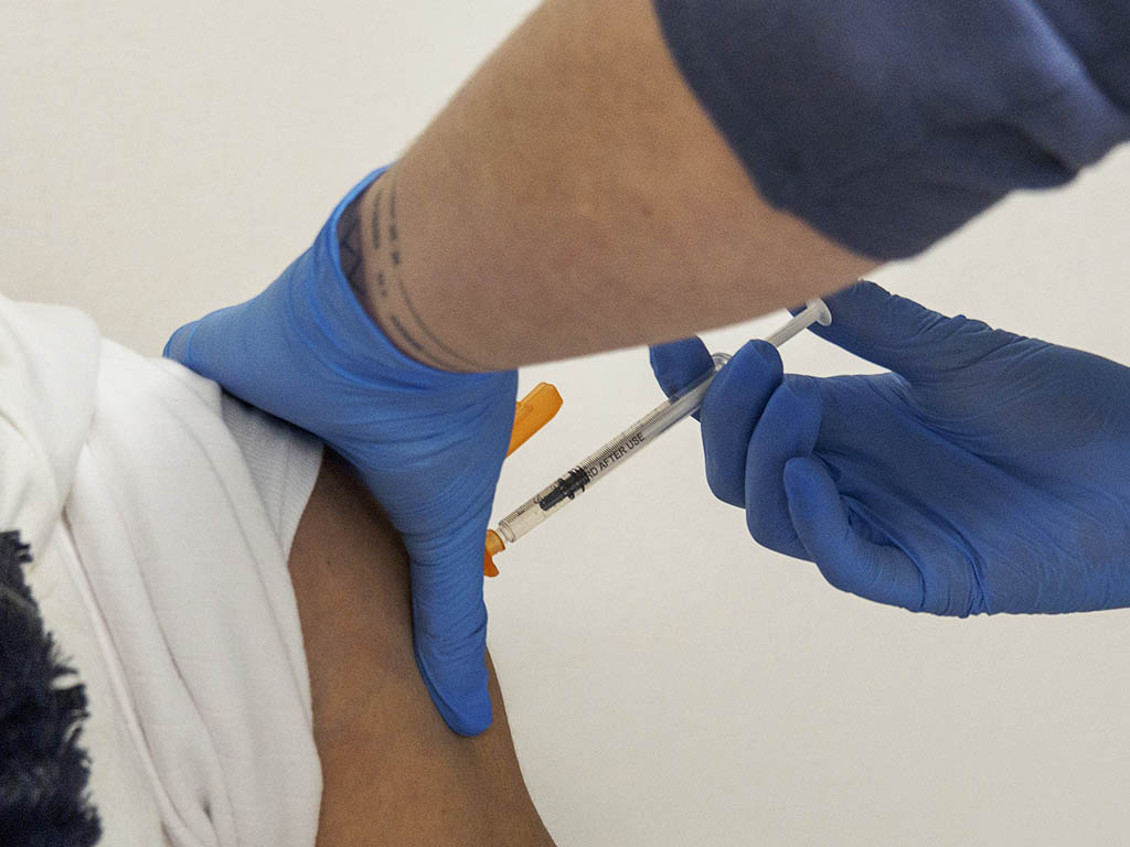 Campaña de vacunación contra la Covid-19. / KAMARERO